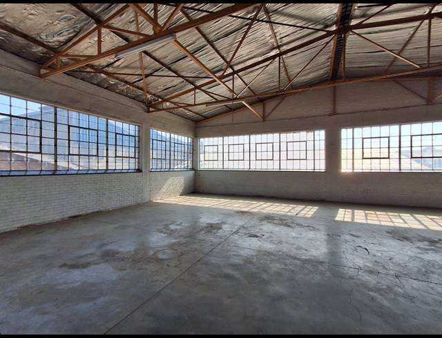 900M² WAREHOUSE TO LET IN BENROSE